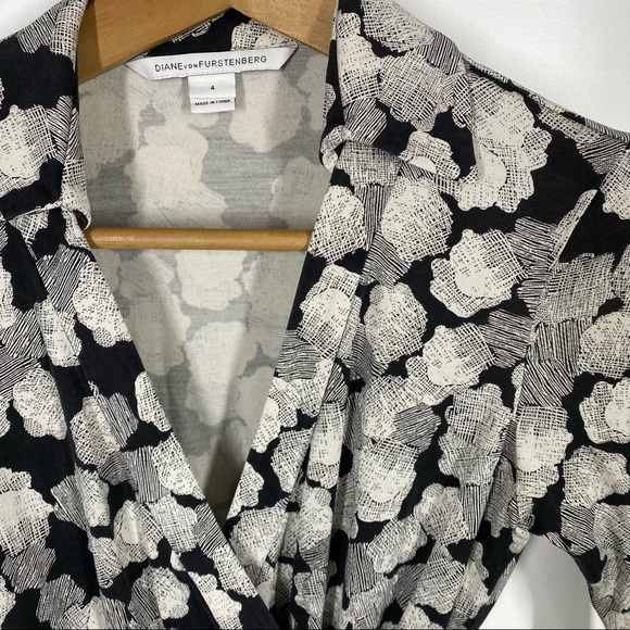 Diane Von Furstenburg Jeanie Silk Wrap Dress size 4 - Picture 6 of 8